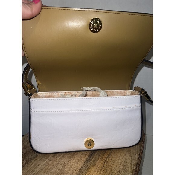 MONDANI NEW YORK Simulated Leather Hand/Shoulder Bag Color Tan and White.‎ - Picture 4 of 7